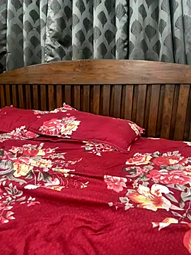 HoneyBearCpl online show from 11-01-25, 03:39