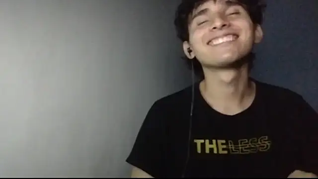 Snapshot of Charley_quin chatting on 03-13-25, 03:11 Charley quin online show from 03-13-25, 03:11