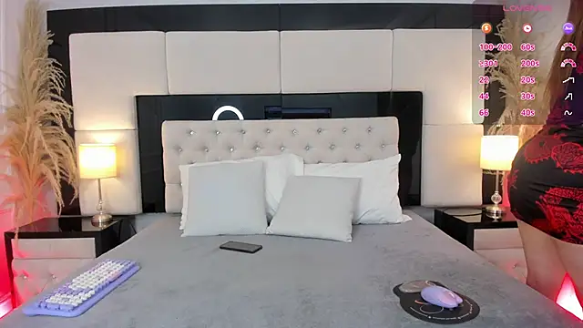 Snapshot of CarlaRossi_ chatting on 04-26-26, 07:44 CarlaRossi online show from 04-26-26, 07:44