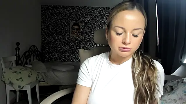 jennifer838 online show from 04-28-26, 11:47