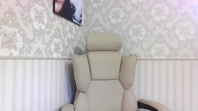 jennifer838 online show from 10-05-25, 01:46