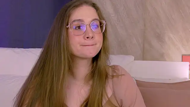 Snapshot of EllieHayes chatting on 06-22-26, 07:00 EllieHayes online show from 06-22-26, 07:00