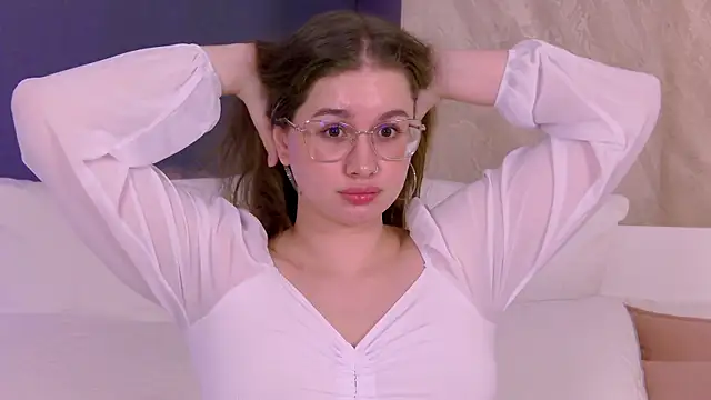 Snapshot of EllieHayes chatting on 07-04-26, 01:56 EllieHayes online show from 07-04-26, 01:56