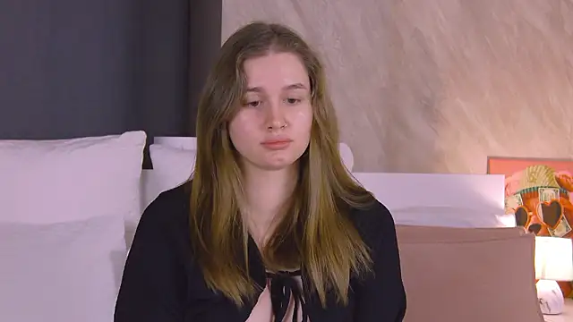 EllieHayes online show from 03-09-26, 08:34