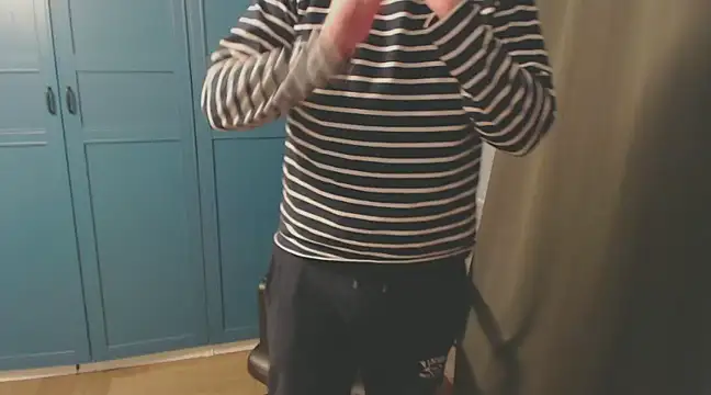 Snapshot of CuteMan33 chatting on 12-15-24, 11:20 CuteMan33 online show from 12-15-24, 11:20