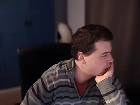 Snapshot of CuteMan33 chatting on 10-31-25, 11:44 CuteMan33 online show from 10-31-25, 11:44