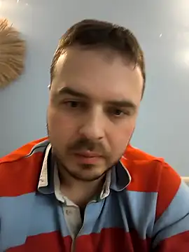 Snapshot of CuteMan33 chatting on 01-10-26, 01:45 CuteMan33 online show from 01-10-26, 01:45