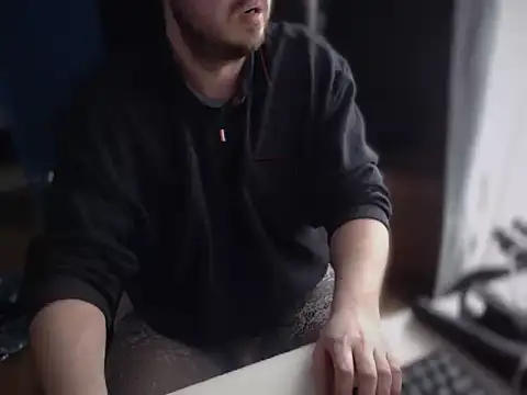 Snapshot of CuteMan33 chatting on 02-20-26, 02:30 CuteMan33 online show from 02-20-26, 02:30