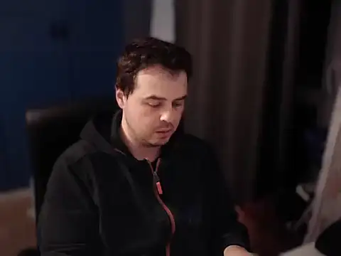 Snapshot of CuteMan33 chatting on 11-29-25, 09:04 CuteMan33 online show from 11-29-25, 09:04