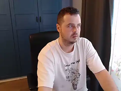 Snapshot of CuteMan33 chatting on 09-12-25, 03:01 CuteMan33 online show from 09-12-25, 03:01