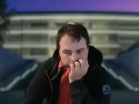 Snapshot of CuteMan33 chatting on 11-02-25, 06:07 CuteMan33 online show from 11-02-25, 06:07