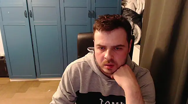 Snapshot of CuteMan33 chatting on 03-05-25, 08:42 CuteMan33 online show from 03-05-25, 08:42