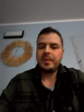 Snapshot of CuteMan33 chatting on 01-06-26, 10:58 CuteMan33 online show from 01-06-26, 10:58