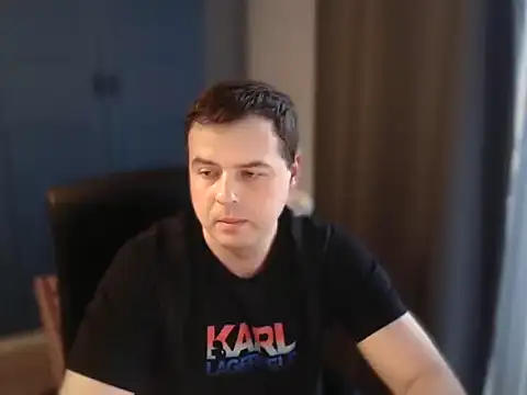 Snapshot of CuteMan33 chatting on 11-10-25, 01:49 CuteMan33 online show from 11-10-25, 01:49