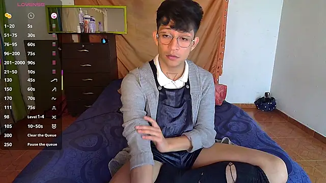 Snapshot of Sweet_c4mer0n chatting on 09-24-25, 03:35 Sweet c4mer0n online show from 09-24-25, 03:35