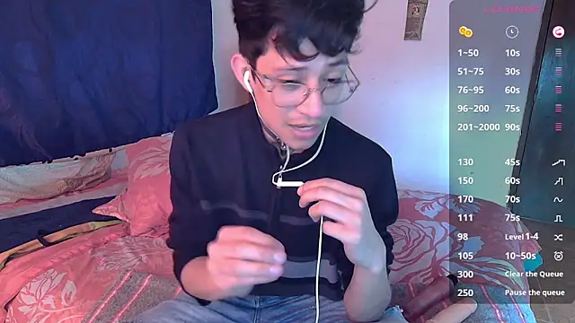 Snapshot of Sweet_c4mer0n chatting on 10-17-25, 09:05 Sweet c4mer0n online show from 10-17-25, 09:05