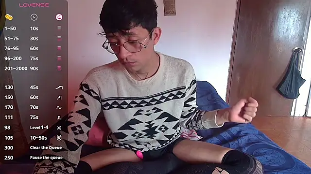 Snapshot of Sweet_c4mer0n chatting on 10-29-25, 04:17 Sweet c4mer0n online show from 10-29-25, 04:17