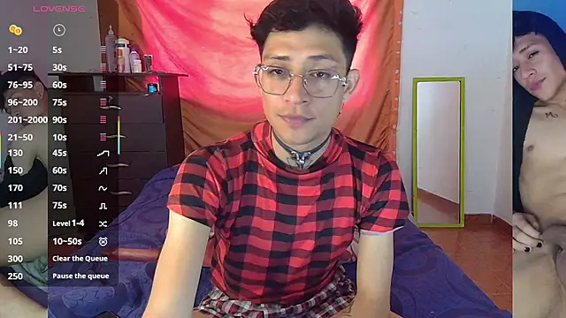 Snapshot of Sweet_c4mer0n chatting on 09-21-25, 05:18 Sweet c4mer0n online show from 09-21-25, 05:18