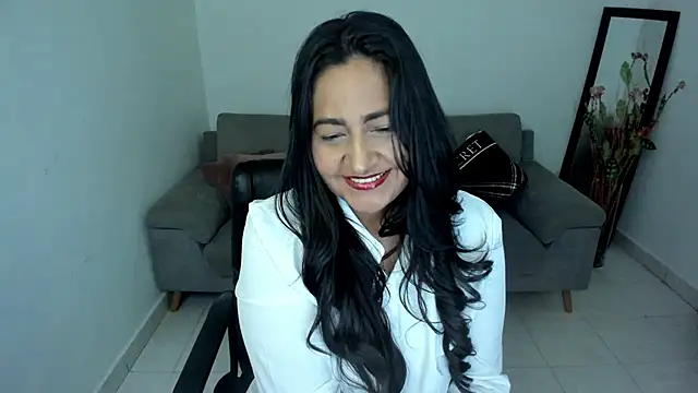 Snapshot of Adele_Sweett chatting on 03-13-26, 10:42 Adele Sweett online show from 03-13-26, 10:42