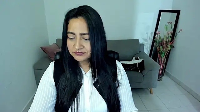 Snapshot of Adele_Sweett chatting on 03-26-26, 10:46 Adele Sweett online show from 03-26-26, 10:46