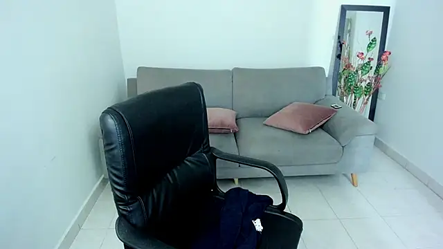 Adele Sweett online show from 09-25-25, 02:06