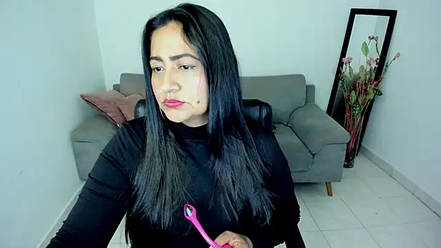 Snapshot of Adele_Sweett chatting on 03-27-26, 10:49 Adele Sweett online show from 03-27-26, 10:49