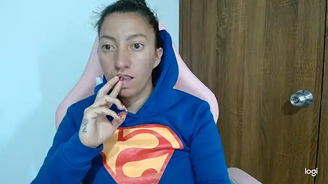 Snapshot of kaybabyhot chatting on 10-02-25, 04:32 kaybabyhot online show from 10-02-25, 04:32