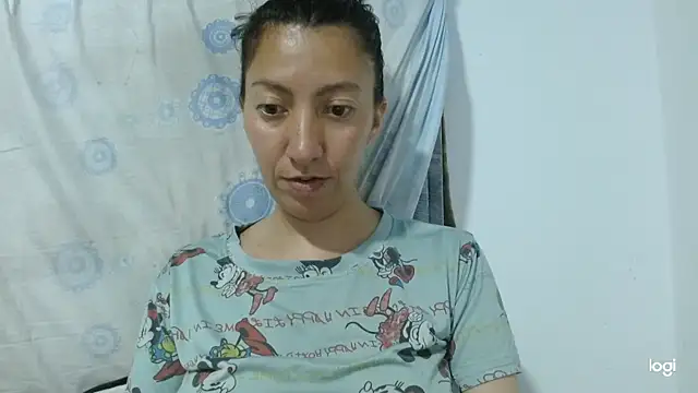 Snapshot of kaybabyhot chatting on 10-15-25, 03:05 kaybabyhot online show from 10-15-25, 03:05