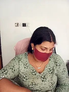 Hot-Angel  online show from 11-18-25, 05:44