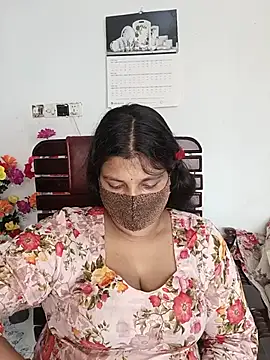 Hot-Angel  online show from 06-07-26, 03:34
