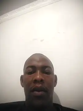 Snapshot of zuludog chatting on 06-20-26, 06:18 zuludog online show from 06-20-26, 06:18