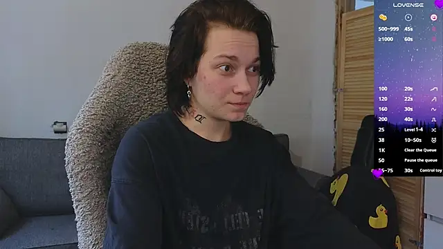 esajukyy online show from 04-17-26, 09:12