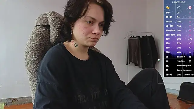 Snapshot of esajukyy chatting on 04-28-26, 01:15 esajukyy online show from 04-28-26, 01:15