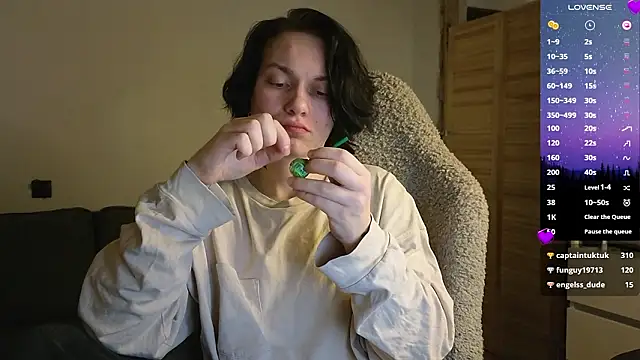 esajukyy online show from 03-04-26, 03:42