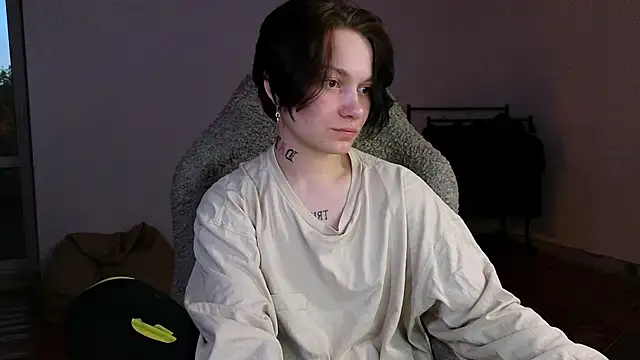 Snapshot of esajukyy chatting on 05-28-26, 03:18 esajukyy online show from 05-28-26, 03:18