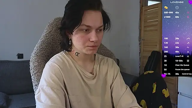 esajukyy online show from 04-15-26, 05:02