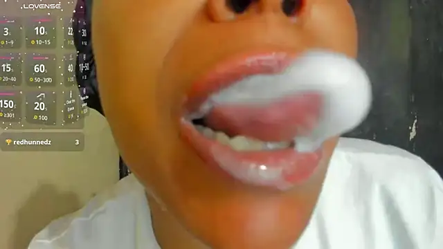 KamariaFyre online show from 04-01-26, 03:52