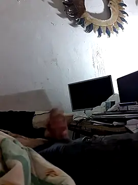 Snapshot of Cuming_Out chatting on 02-18-26, 12:19 Cuming Out online show from 02-18-26, 12:19