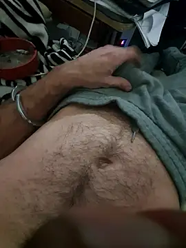 Snapshot of Cuming_Out chatting on 02-12-26, 10:15 Cuming Out online show from 02-12-26, 10:15