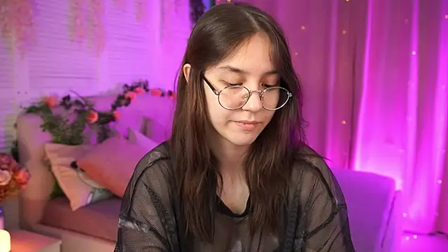 AmeliaMead online show from 03-07-25, 05:40