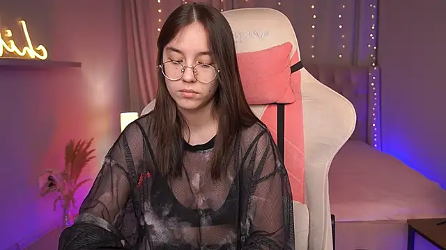 AmeliaMead online show from 02-11-25, 05:58