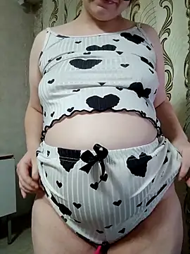 Snapshot of Miranda_Nancy chatting on 11-08-25, 06:11 Miranda Nancy online show from 11-08-25, 06:11