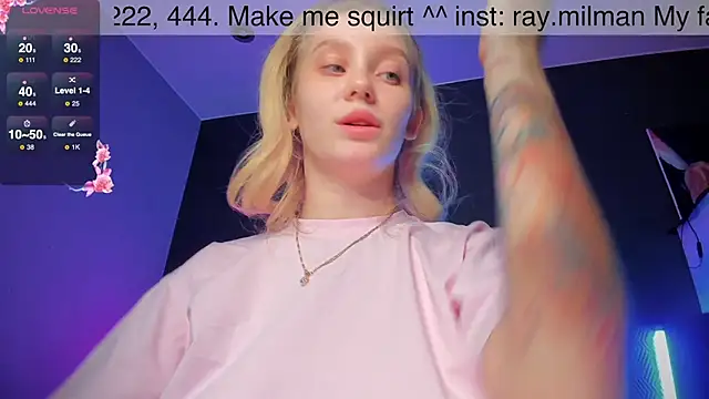 Snapshot of AliceMilman chatting on 03-04-25, 06:07 AliceMilman online show from 03-04-25, 06:07