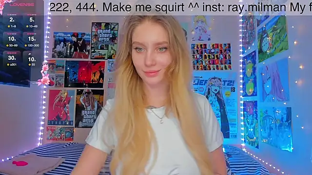 Snapshot of AliceMilman chatting on 01-05-25, 11:59 AliceMilman online show from 01-05-25, 11:59