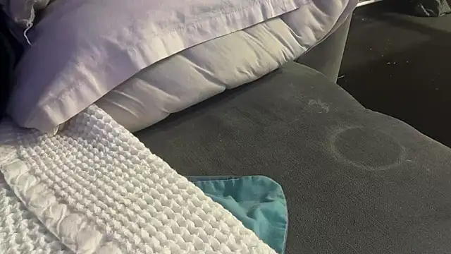 houy111111 online show from 10-25-25, 05:57