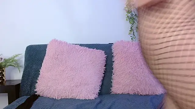 Kendal Mosk online show from 09-19-25, 08:24