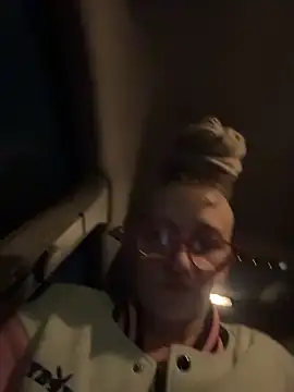 Snapshot of Stonermama666420 chatting on 02-01-26, 08:12 Stonermama666420 online show from 02-01-26, 08:12