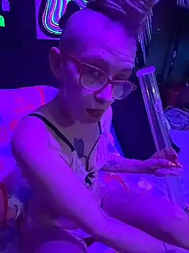 Snapshot of Stonermama666420 chatting on 02-04-26, 05:13 Stonermama666420 online show from 02-04-26, 05:13