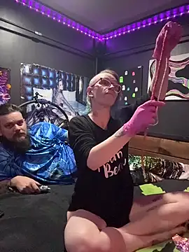 Snapshot of Stonermama666420 chatting on 02-06-26, 05:14 Stonermama666420 online show from 02-06-26, 05:14