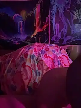 Snapshot of Stonermama666420 chatting on 02-09-26, 07:28 Stonermama666420 online show from 02-09-26, 07:28